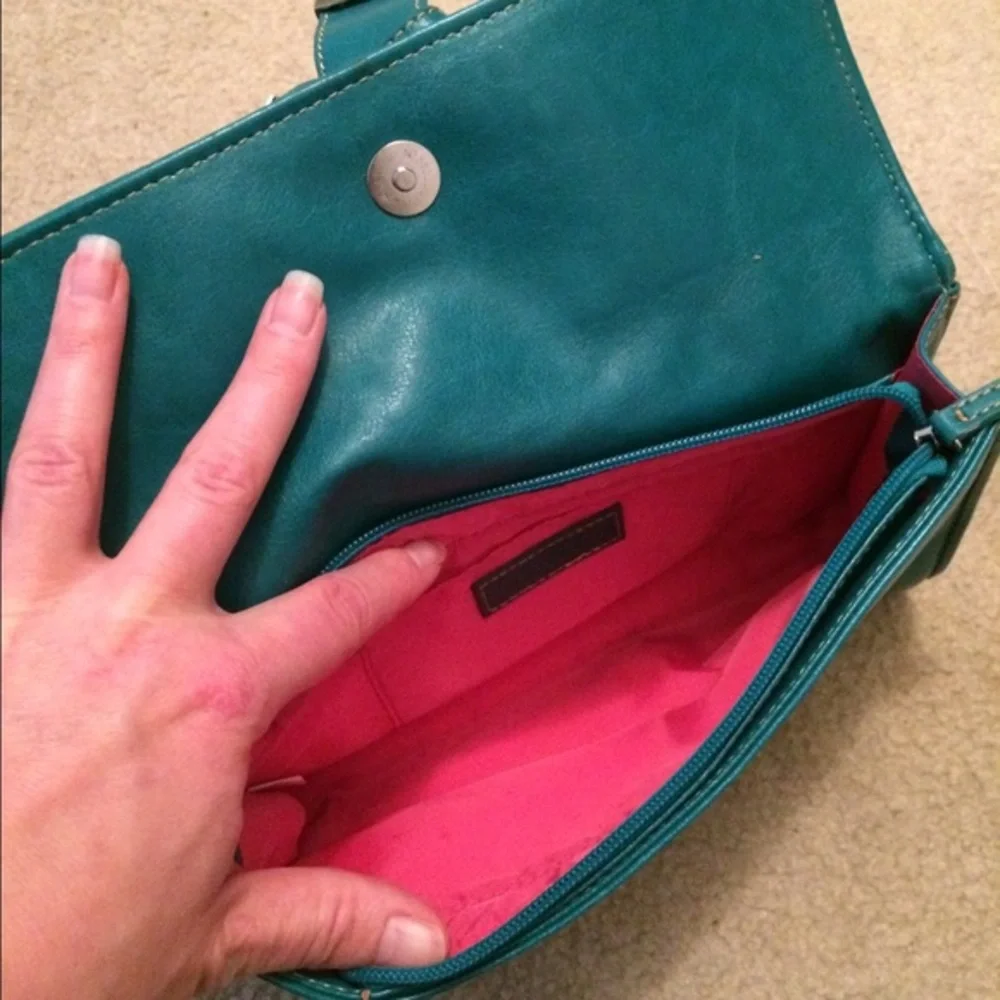 Clutch! ⏰last call being donated 💥🌟
